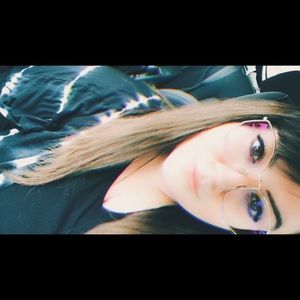 Meet your Posher, Alyssa